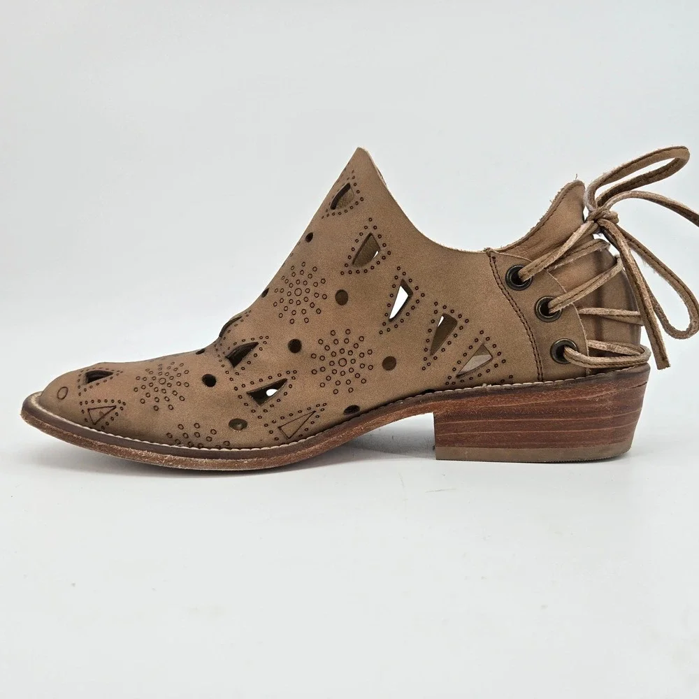 Anthropologie Musse‎ & Cloud 7 Coolise Laser Cut Leather Lace Up Back Booties
